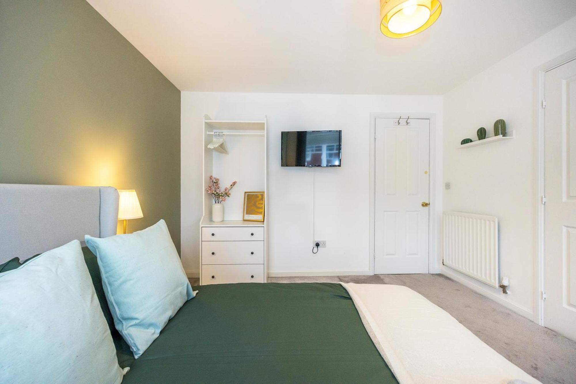 The Lake Hub Goodmayes Екстер'єр фото